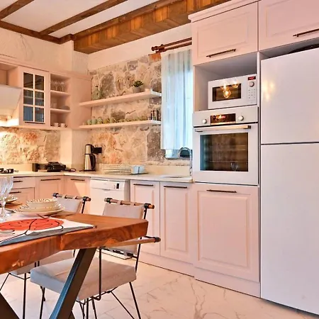 Yeşil üzümlü 3 Bedroom Villa Fethiye