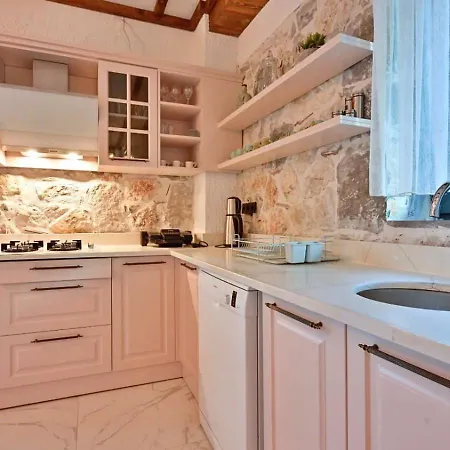 Yeşil üzümlü 3 Bedroom Villa Fethiye