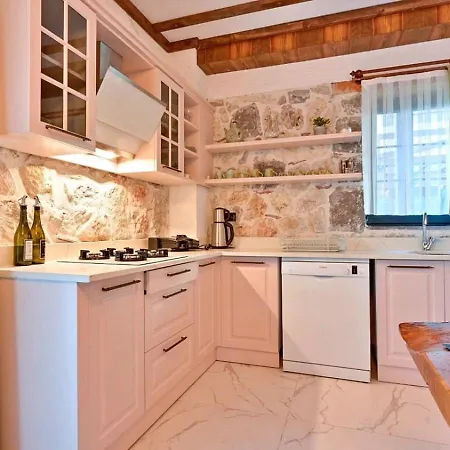 Villa Yesil Uezuemlue 3 Bedroom Fethiye