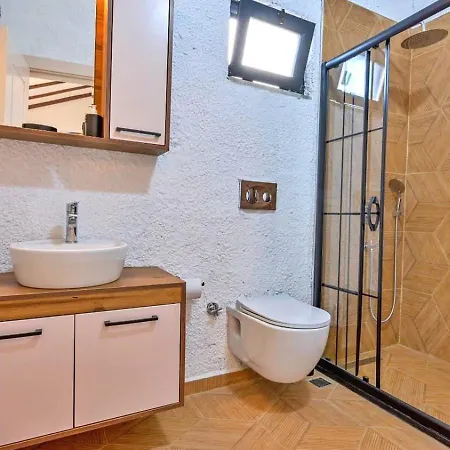 Yesil Uezuemlue 3 Bedroom Villa Fethiye
