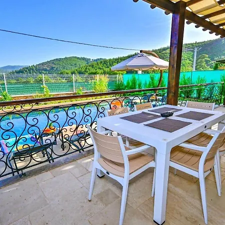 Yesil Uezuemlue 3 Bedroom Villa *