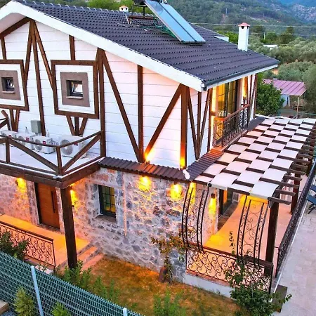 Yesil Uezuemlue 3 Bedroom * フェティエ